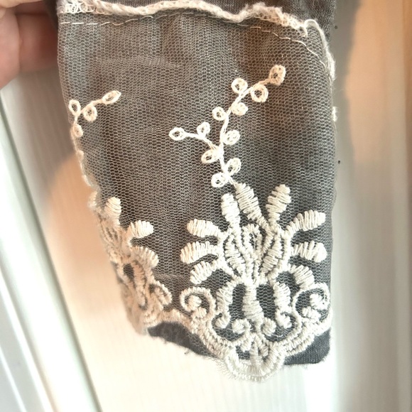 Gray Lace Hem Women's Top - Picture 3 of 4